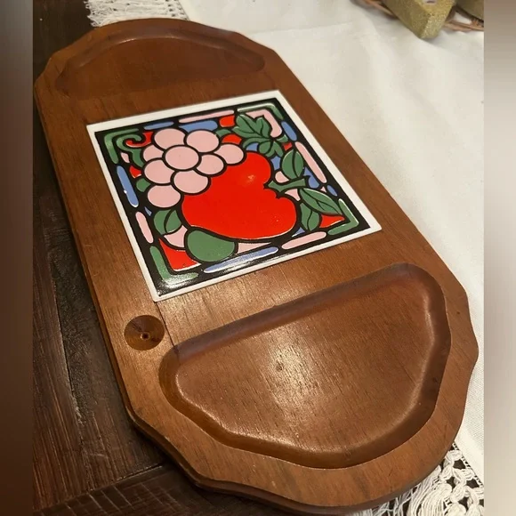 Vintage Wooden cheese Tray with fruit Tile Inlay - Picture 2 of 5